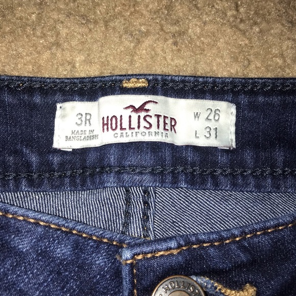 Hollister Ripped Skinny Jeans - Picture 2 of 4